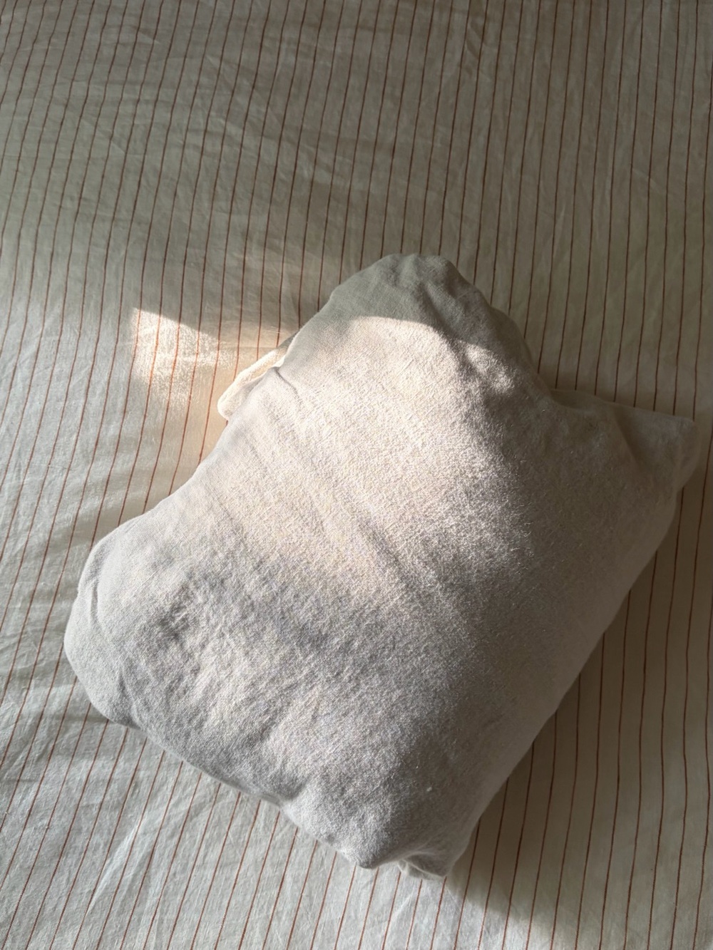Linen Fitted Sheet in Stone - Soft Neutral Bedding - Picture 3 of 5